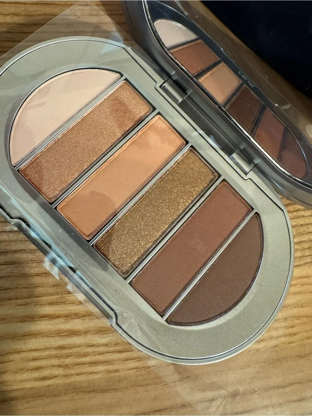 R.e.m. beauty Midnight Shadows Eyeshadow Palette - Babydoll (Neutral Pink Tones)